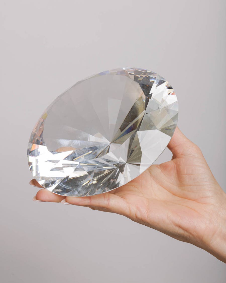 Wie Erkennt Man Diamanten Als Laie 3 Tipps, wie man einen echten Diamanten erkennt | My Diamond Ring