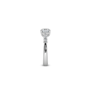 Capri Prong Set Round White Dia 7