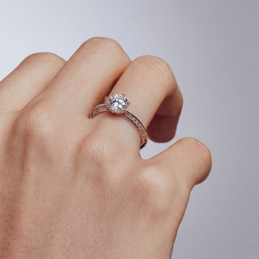 New York bright cut round hand WG