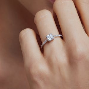 Paris pavé princess hand WG