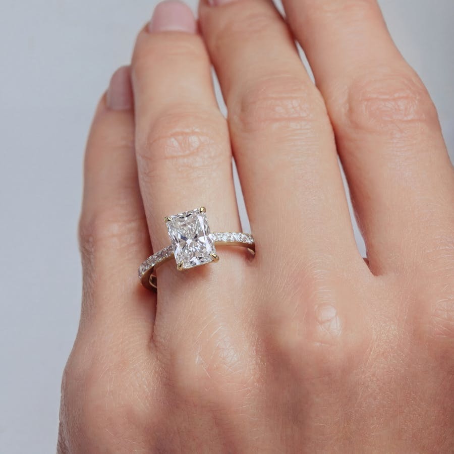 Paris pavé · radiant-cut
