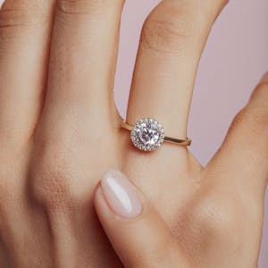 St Tropez crown pavé round hand YG
