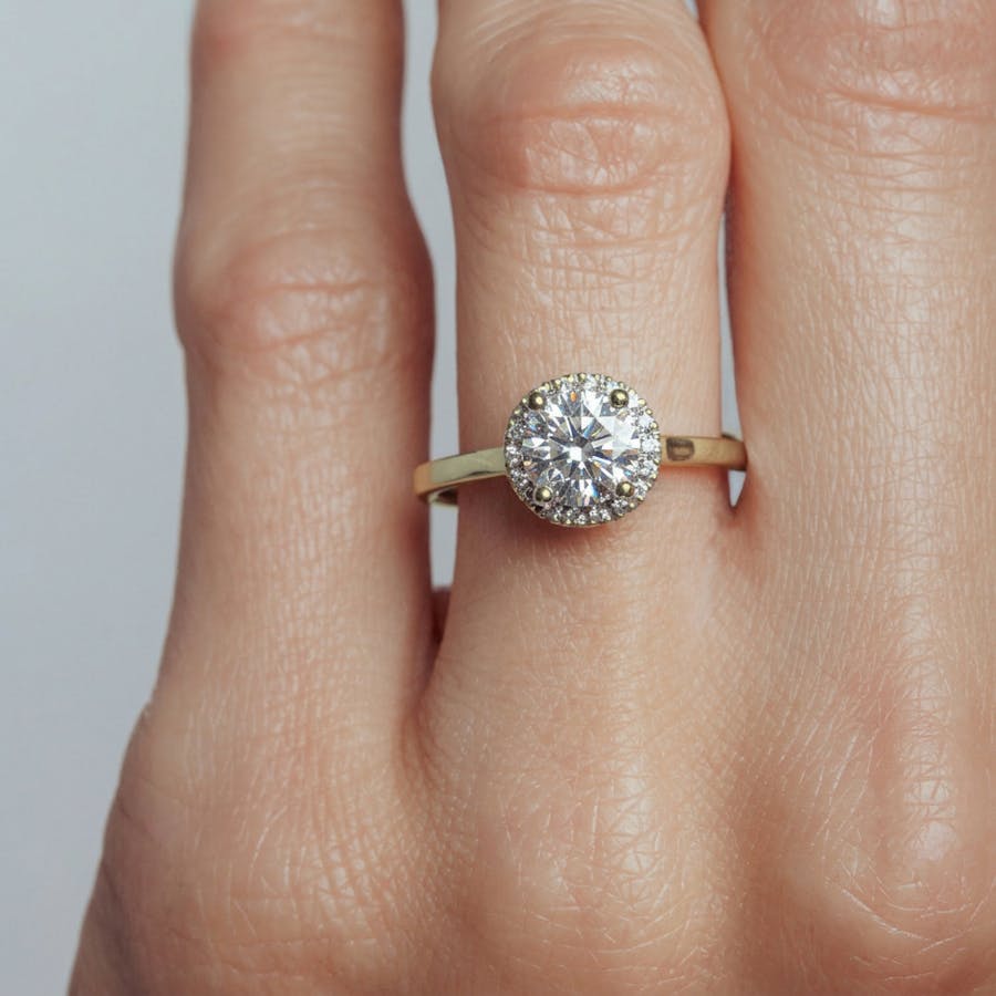 Stack crown pavé round hand alone YG