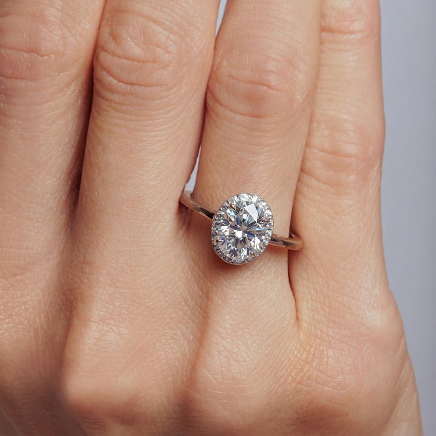 Venice crown pavé oval hand PG
