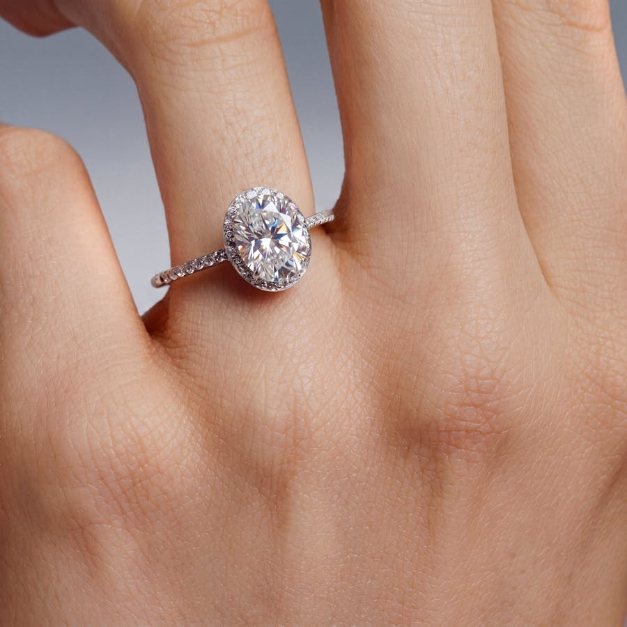 Venice full pavé oval hand WG