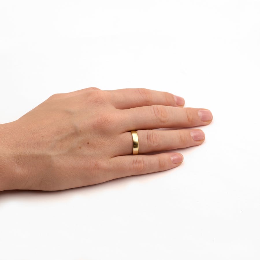 Amour 4 5mm yg matte cms