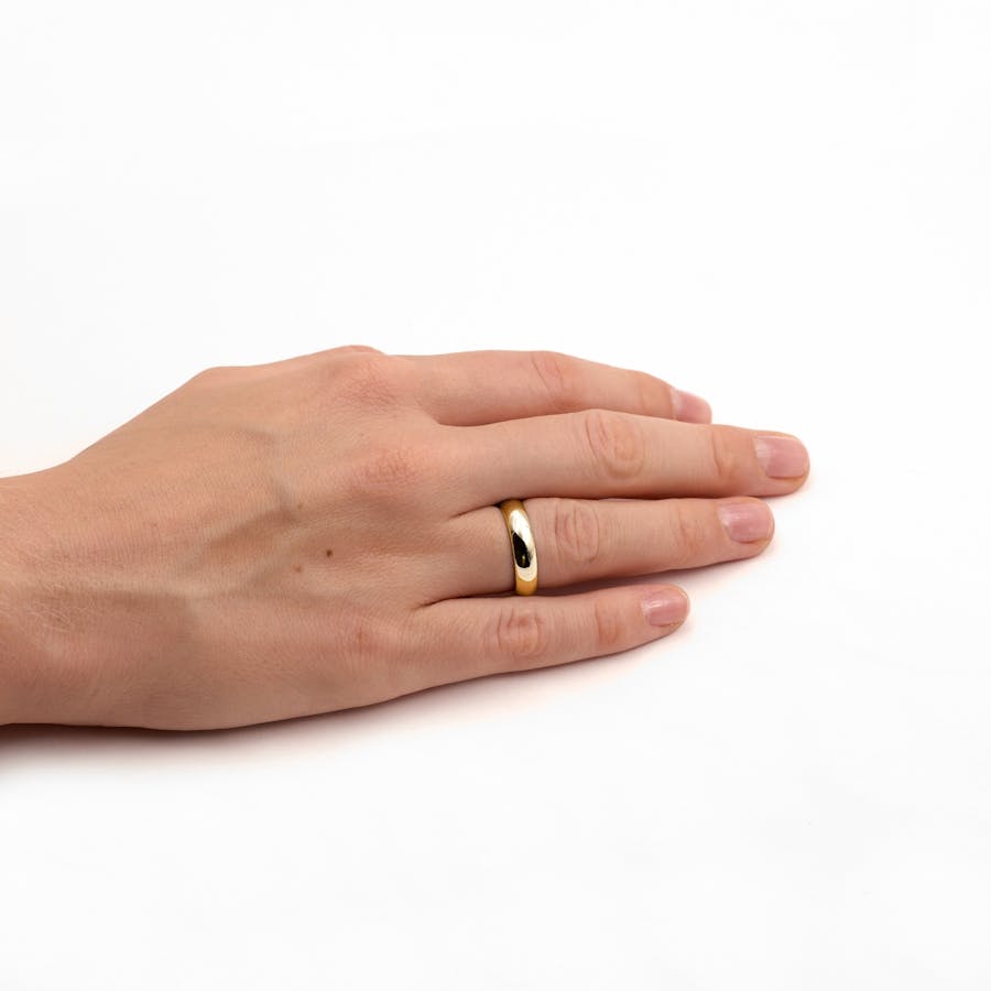 Caresse 5 0mm yg polished cms