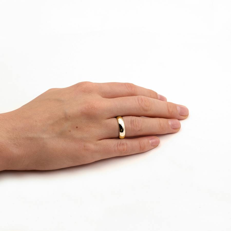 Caresse 5 5mm yg polished cms