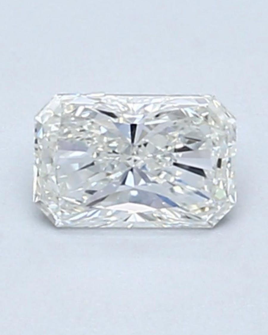 Radiant cut diamond rectangular