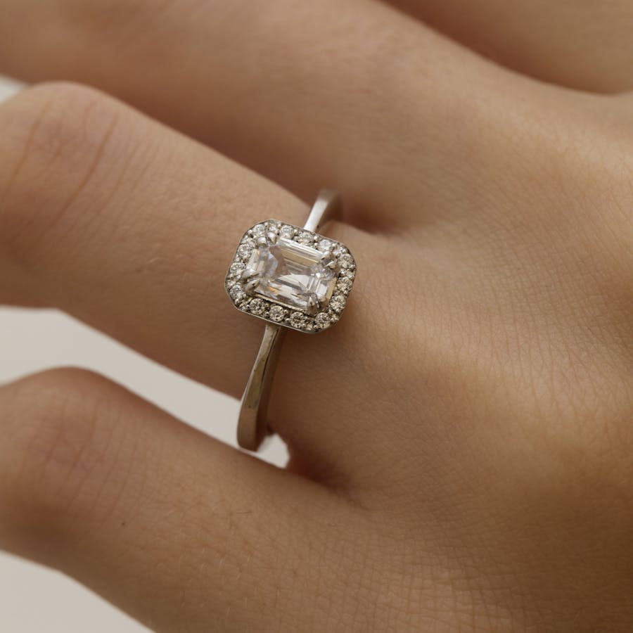 Rome crown pave emerald 1