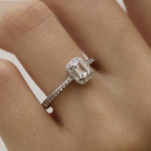 Rome full pave emerald 1