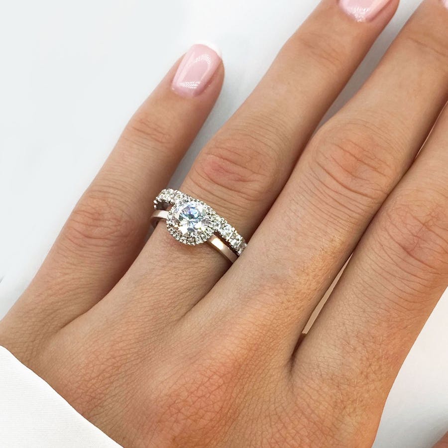 Stack crown pave memory 1 square