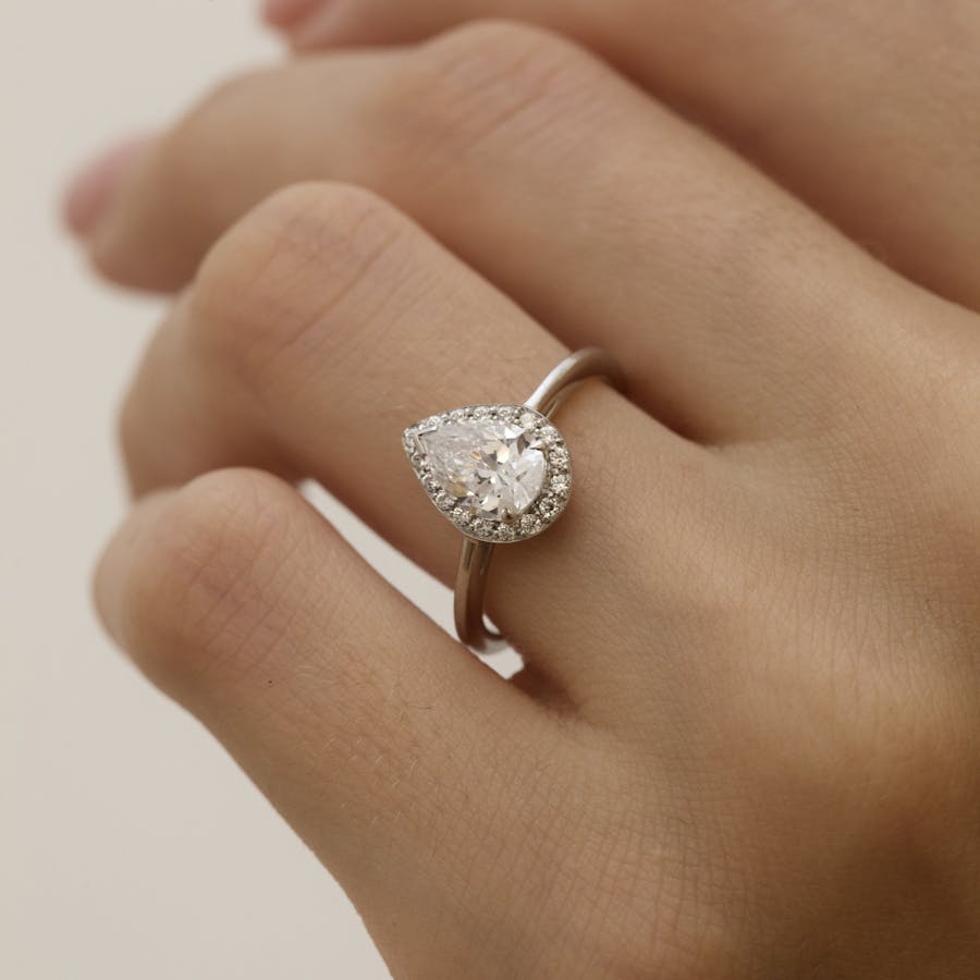 Venice crown pave pear 3
